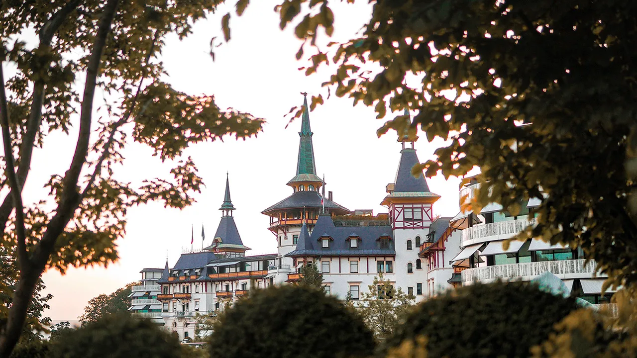 Visit Susten, Furka, and Grimsel on luxury driving tour